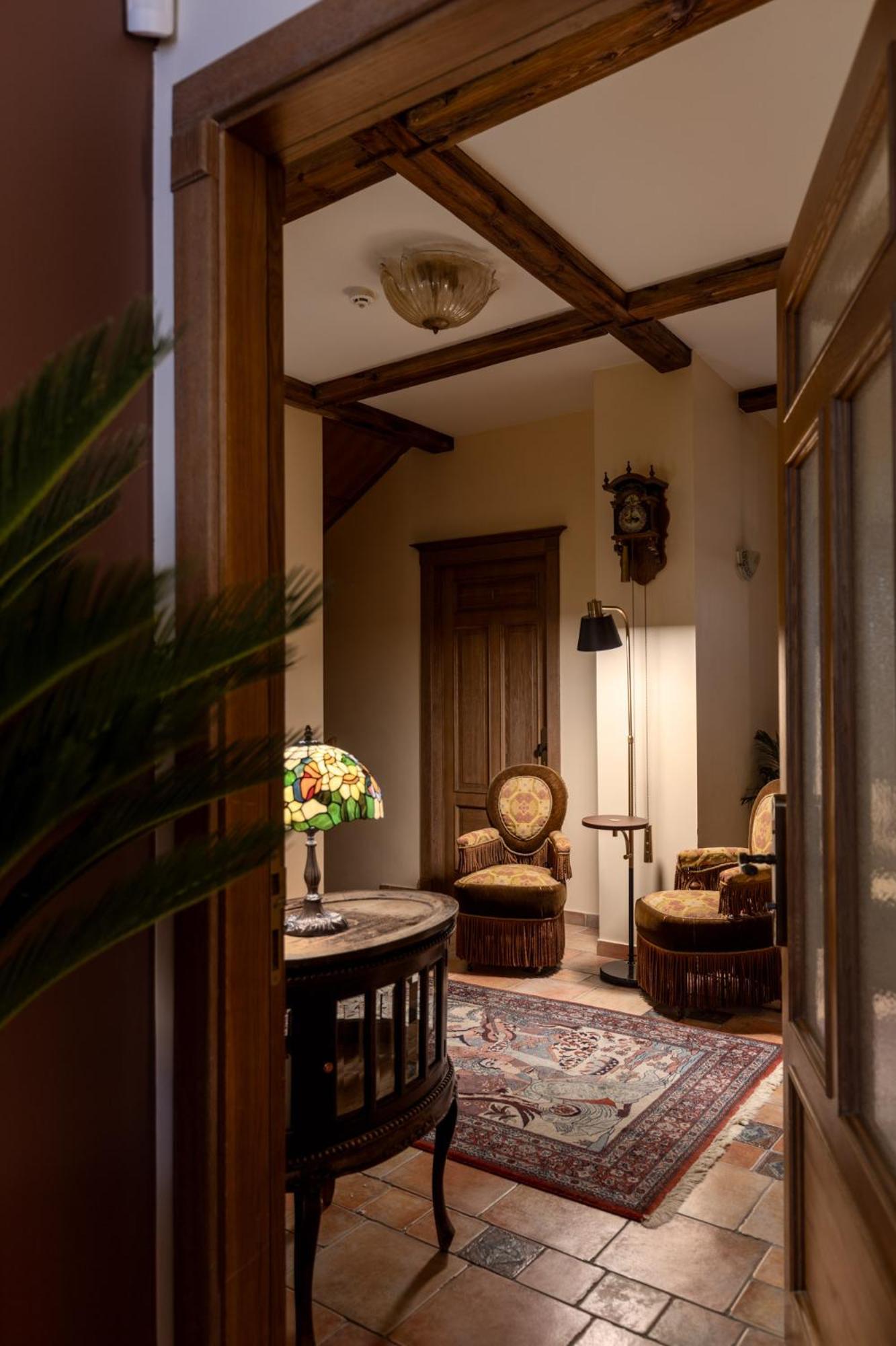 Old Boutique 4*